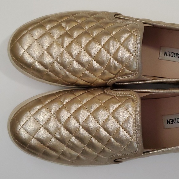 5/$25 - Steve Madden gold shoes- sz 9.5 - Picture 5 of 12